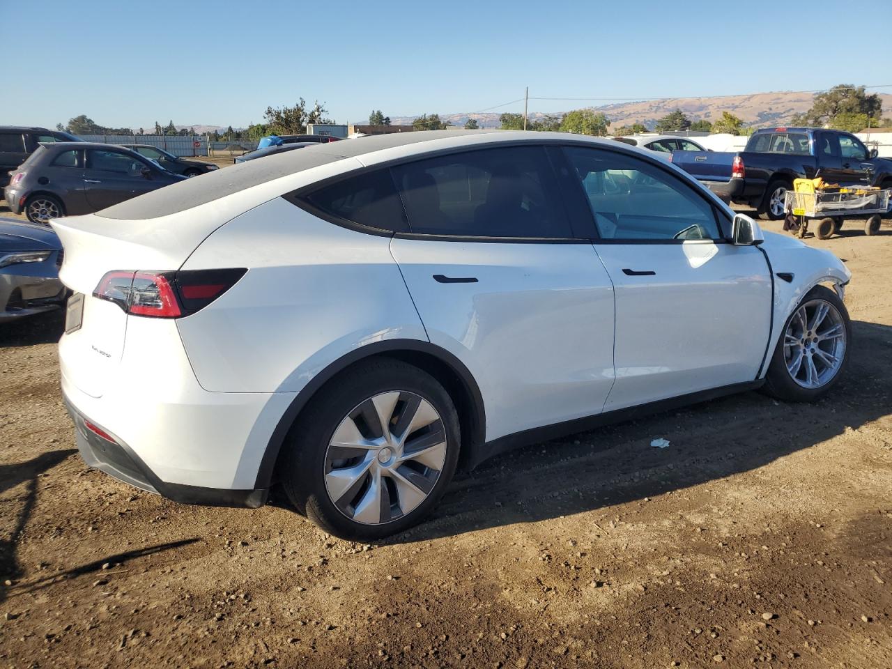 2023 TESLA MODEL Y  VIN:7SAYGAEE3PF970884