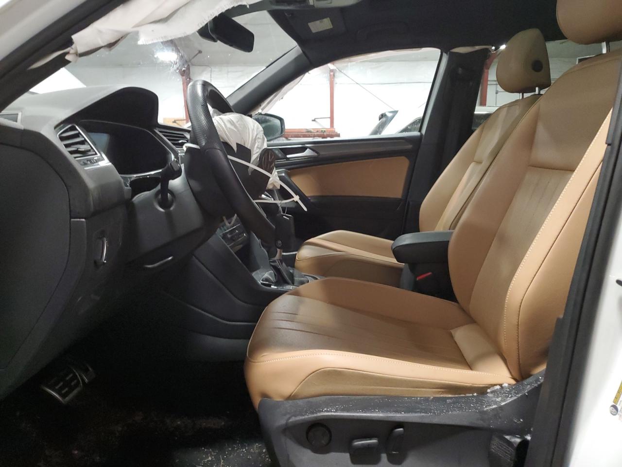 2023 VOLKSWAGEN TIGUAN SE R-LINE BLACK VIN:3VV8B7AX4PM135217