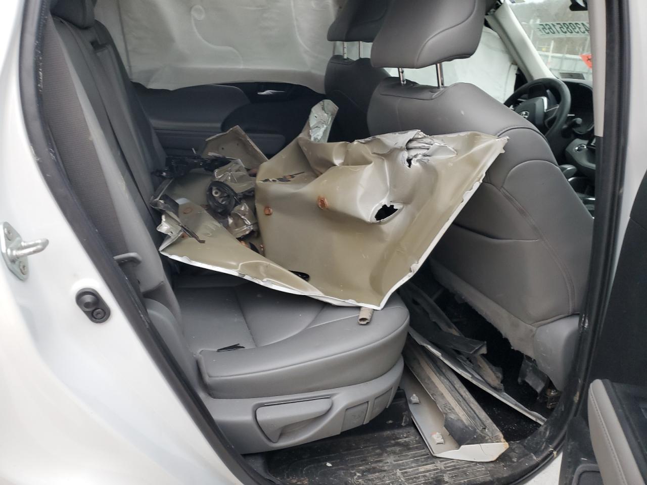 2022 TOYOTA HIGHLANDER XLE VIN:5TDGZRBH4NS576979