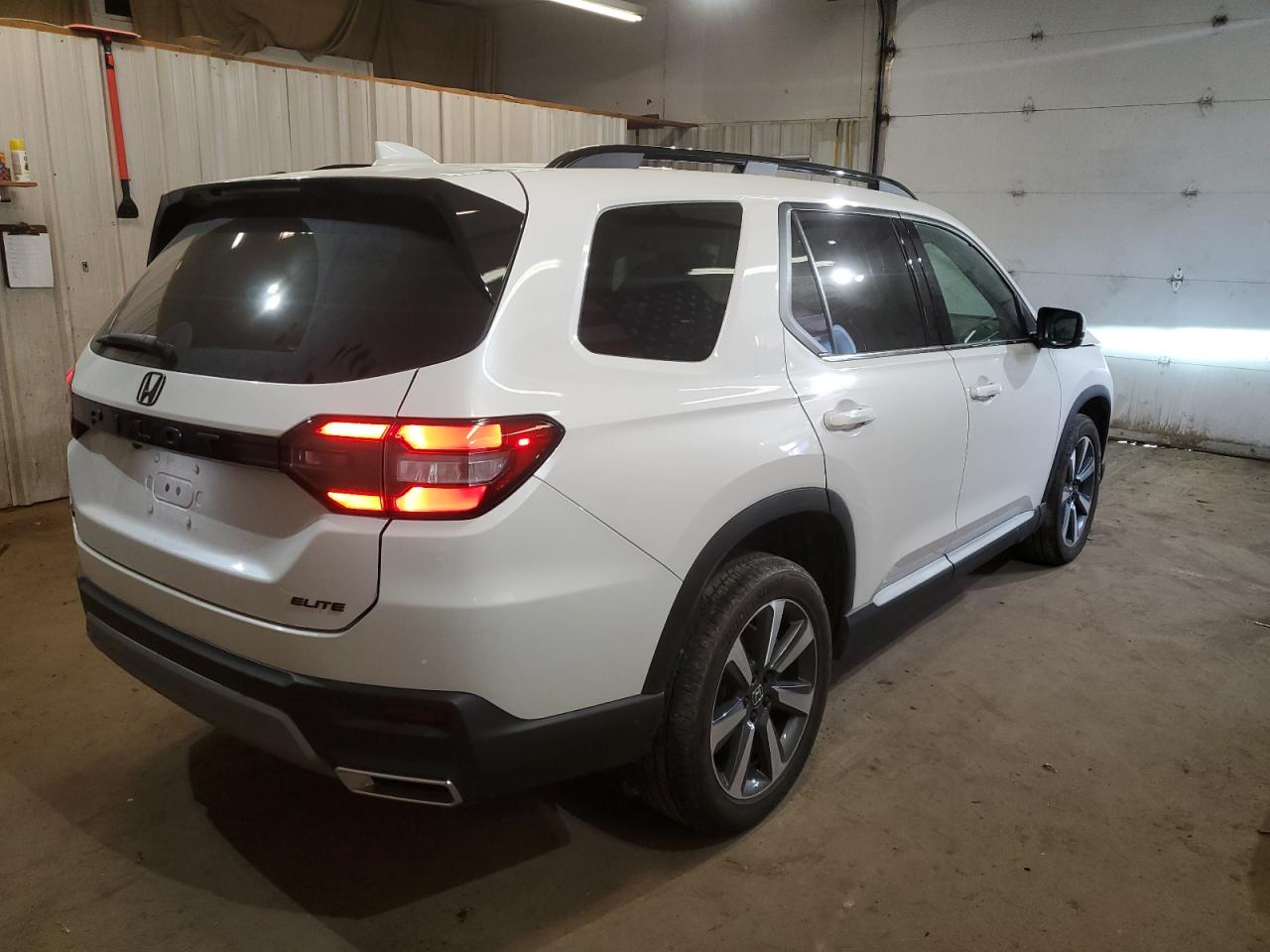 2024 HONDA PILOT ELITE VIN:5FNYG1H86RB008231