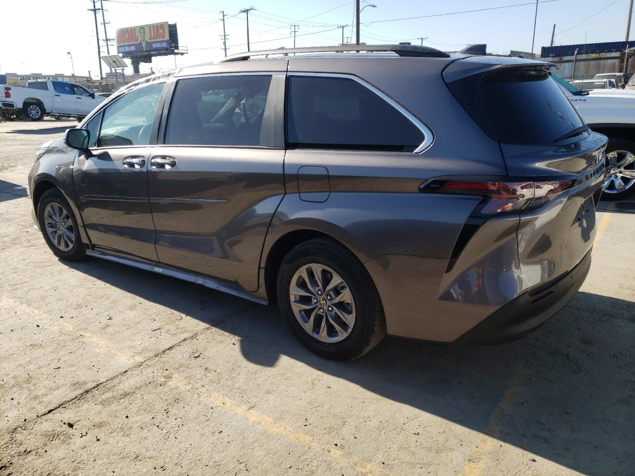 2024 TOYOTA SIENNA XLE VIN:5TDYRKECXRS193954