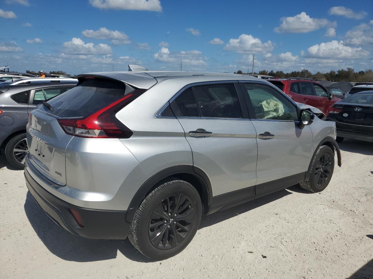 2022 MITSUBISHI ECLIPSE CROSS LE VIN:1FAFP552X2A222769