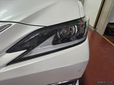 2018 Lexus ES 300 VIN: