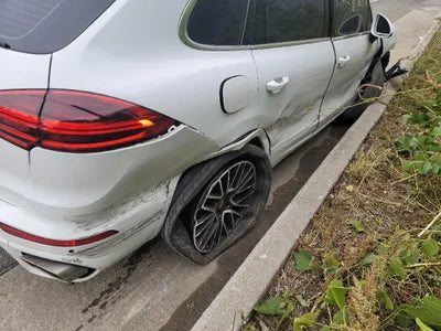 2015 Porsche Cayenne VIN: