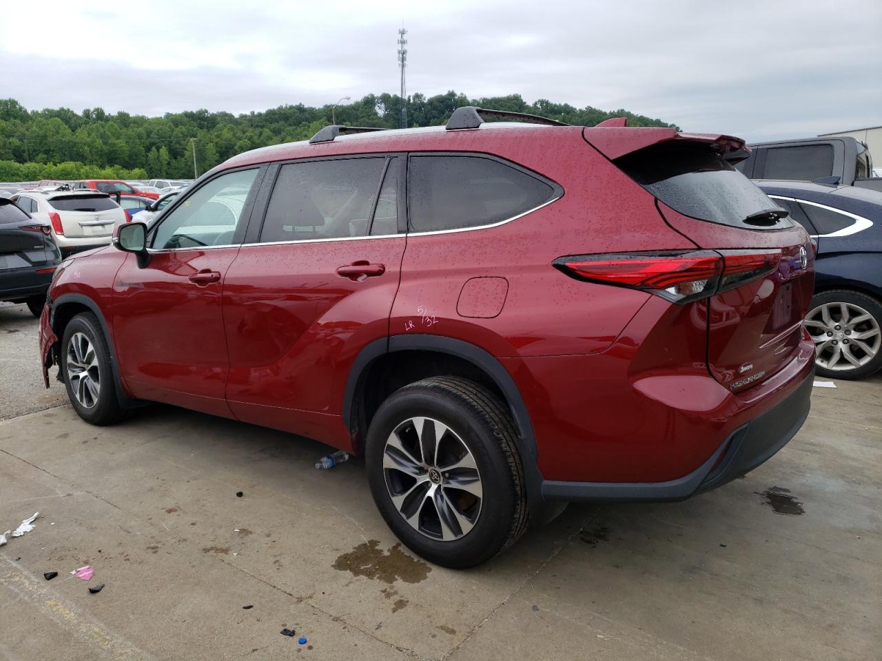 2022 TOYOTA HIGHLANDER XLE VIN:5TDGZRAH6NS541507