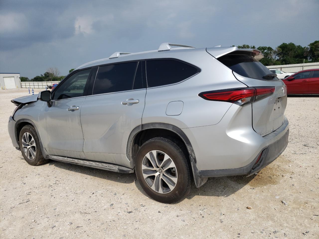 2022 TOYOTA HIGHLANDER XLE VIN:5TDGZRBH7NS227069