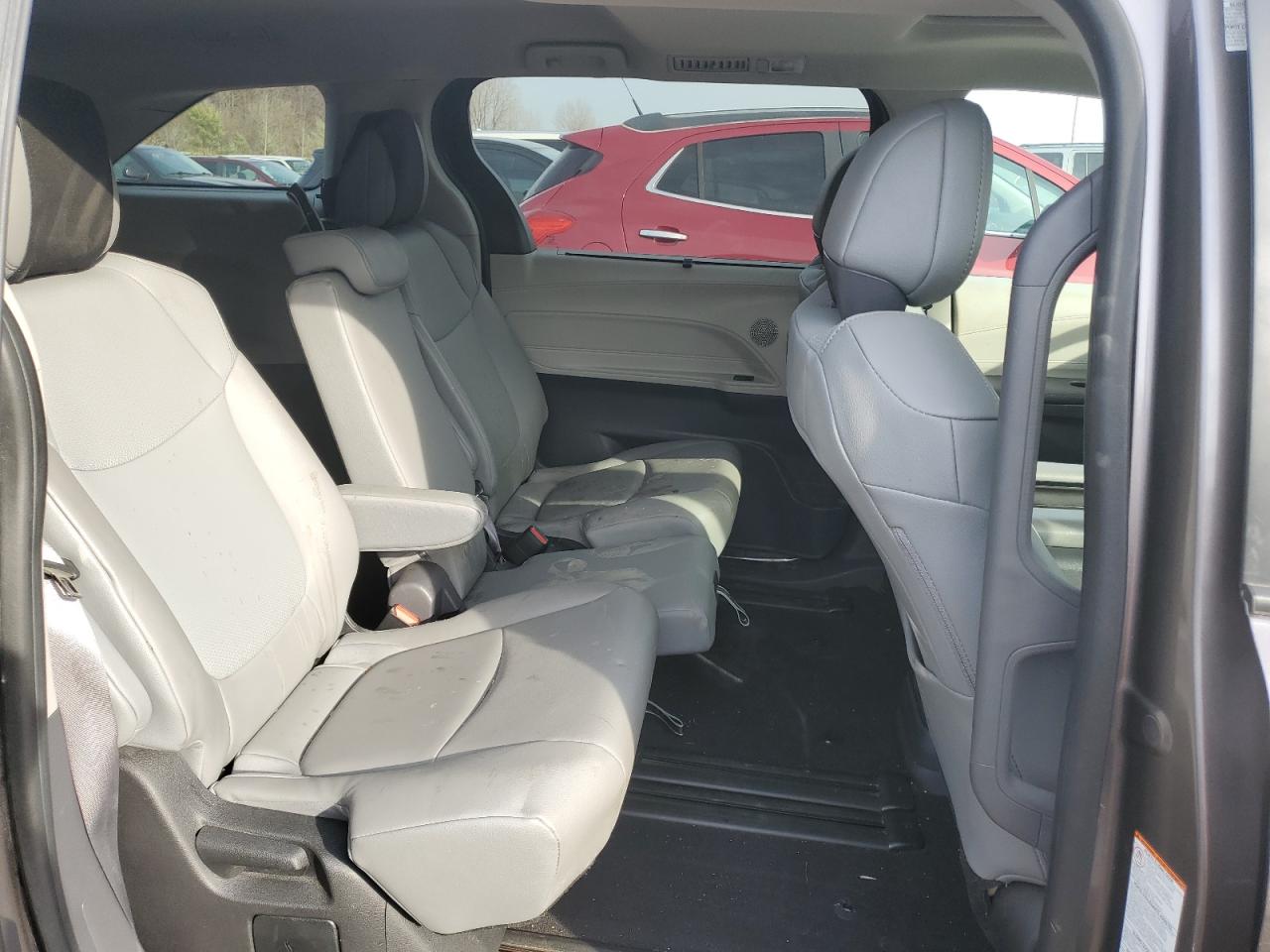 2022 TOYOTA SIENNA XLE VIN:5TDYRKEC2NS095642
