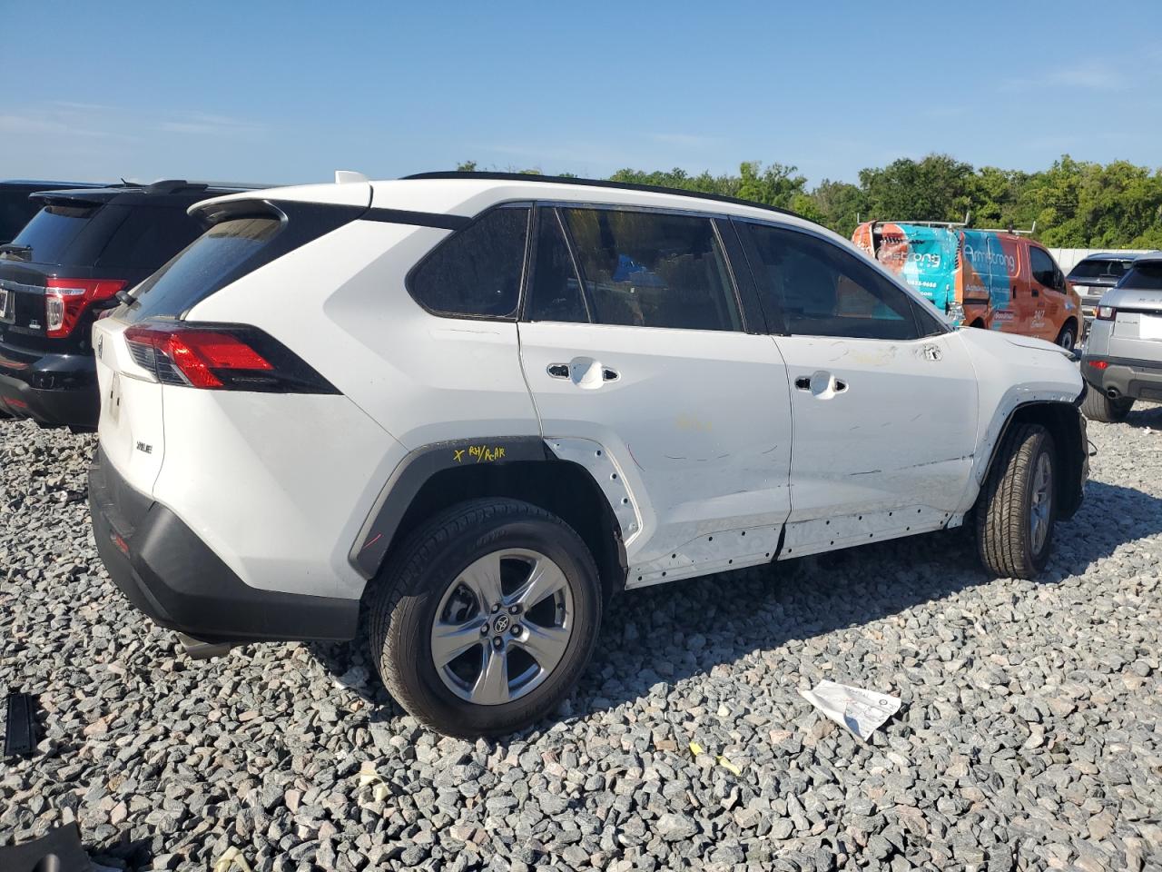 2022 TOYOTA RAV4 XLE VIN:2T3W1RFV9NW215670