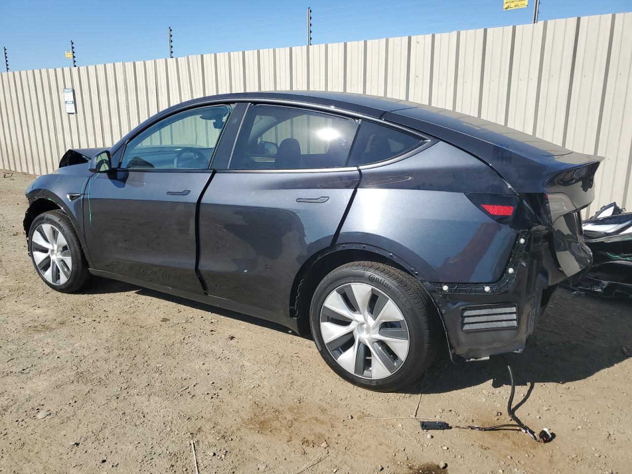 2024 TESLA MODEL Y  VIN:7SAYGDEE9RF070673