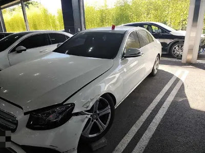 2016 Mercedes-Benz E 220 VIN: