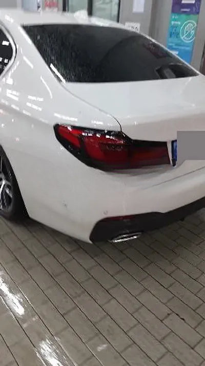 2022 BMW 520 NONE VIN: