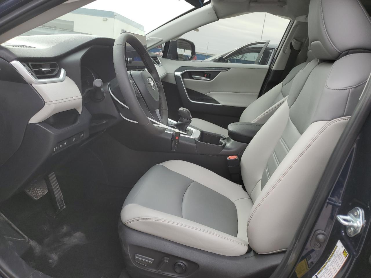 2024 TOYOTA RAV4 XLE PREMIUM VIN:2T3A1RFV8RW417111