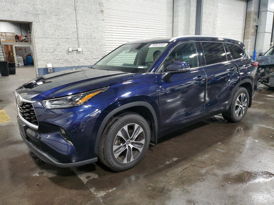2022 TOYOTA HIGHLANDER XLE VIN:5TDGZRBH4NS586282