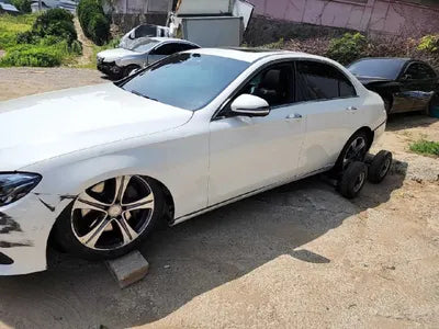 2017 Mercedes-Benz E 300 VIN: