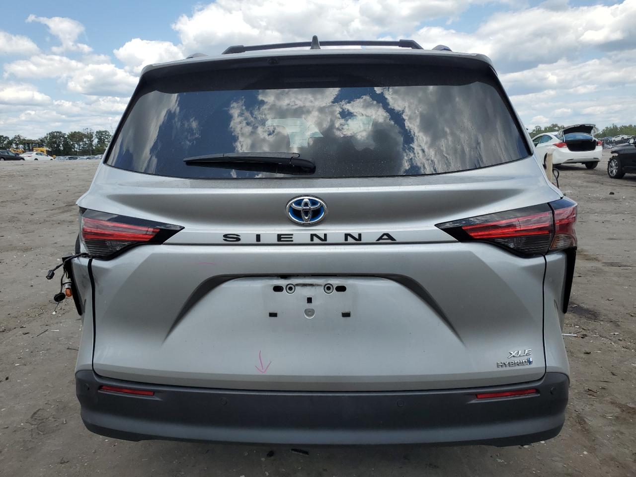 2022 TOYOTA SIENNA XLE VIN:5TDJRKEC6NS091952