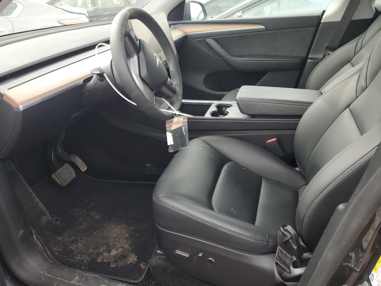 2024 TESLA MODEL Y  VIN:7SAYGDEE8RA252099
