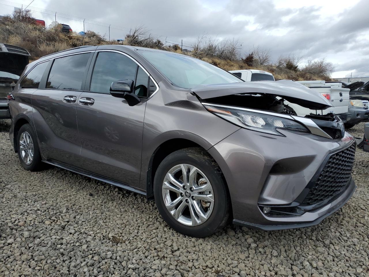 2022 TOYOTA SIENNA XSE VIN:5TDXSKFC0NS052710