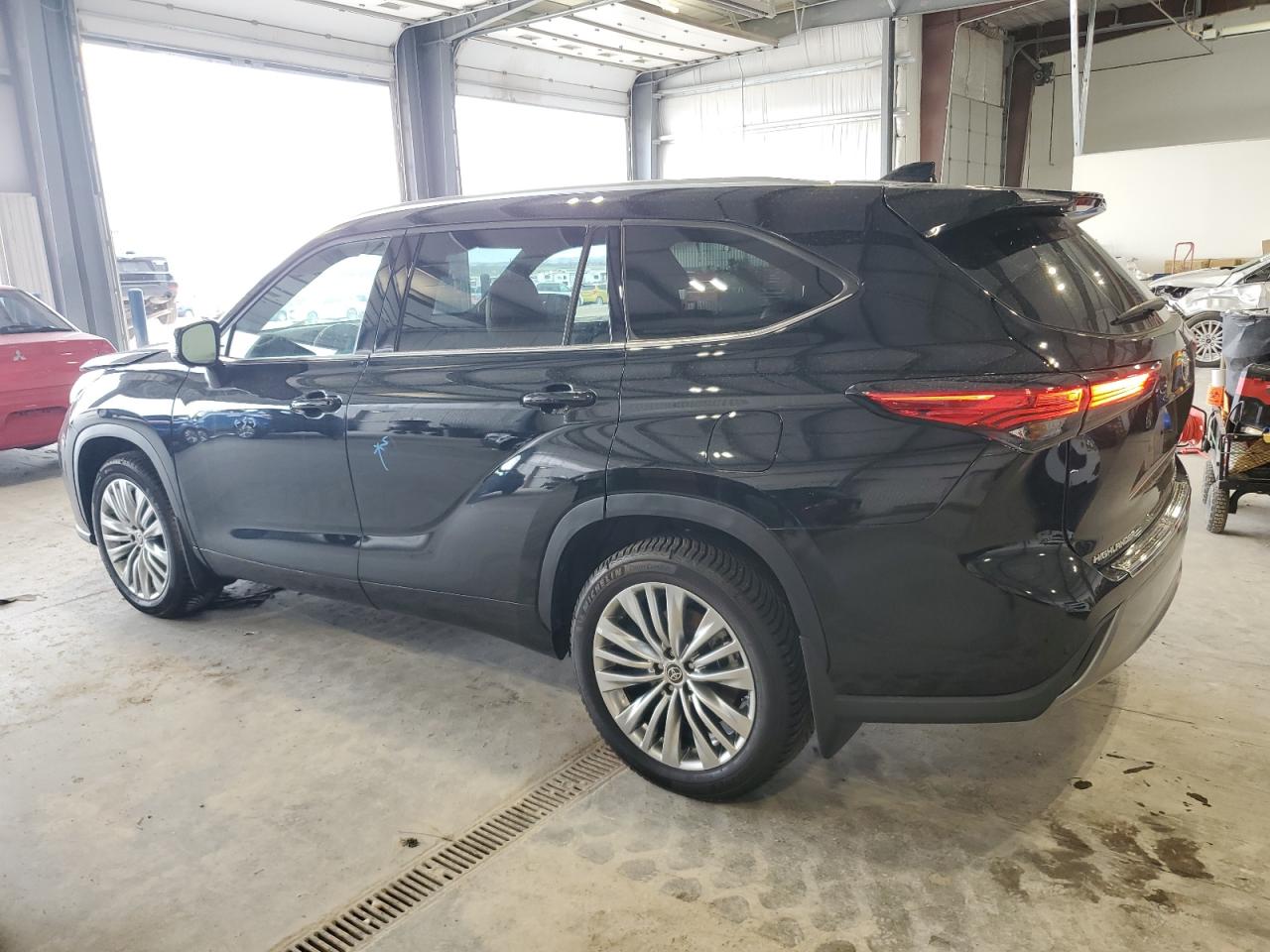 2023 TOYOTA HIGHLANDER L VIN:5TDKDRBHXPS511825