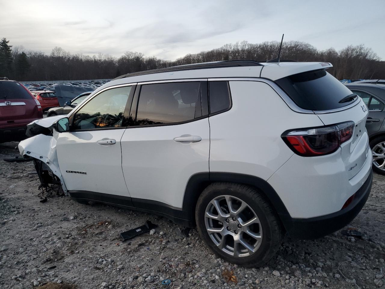 2022 JEEP COMPASS LATITUDE LUX VIN:3C4NJDFB8NT211427