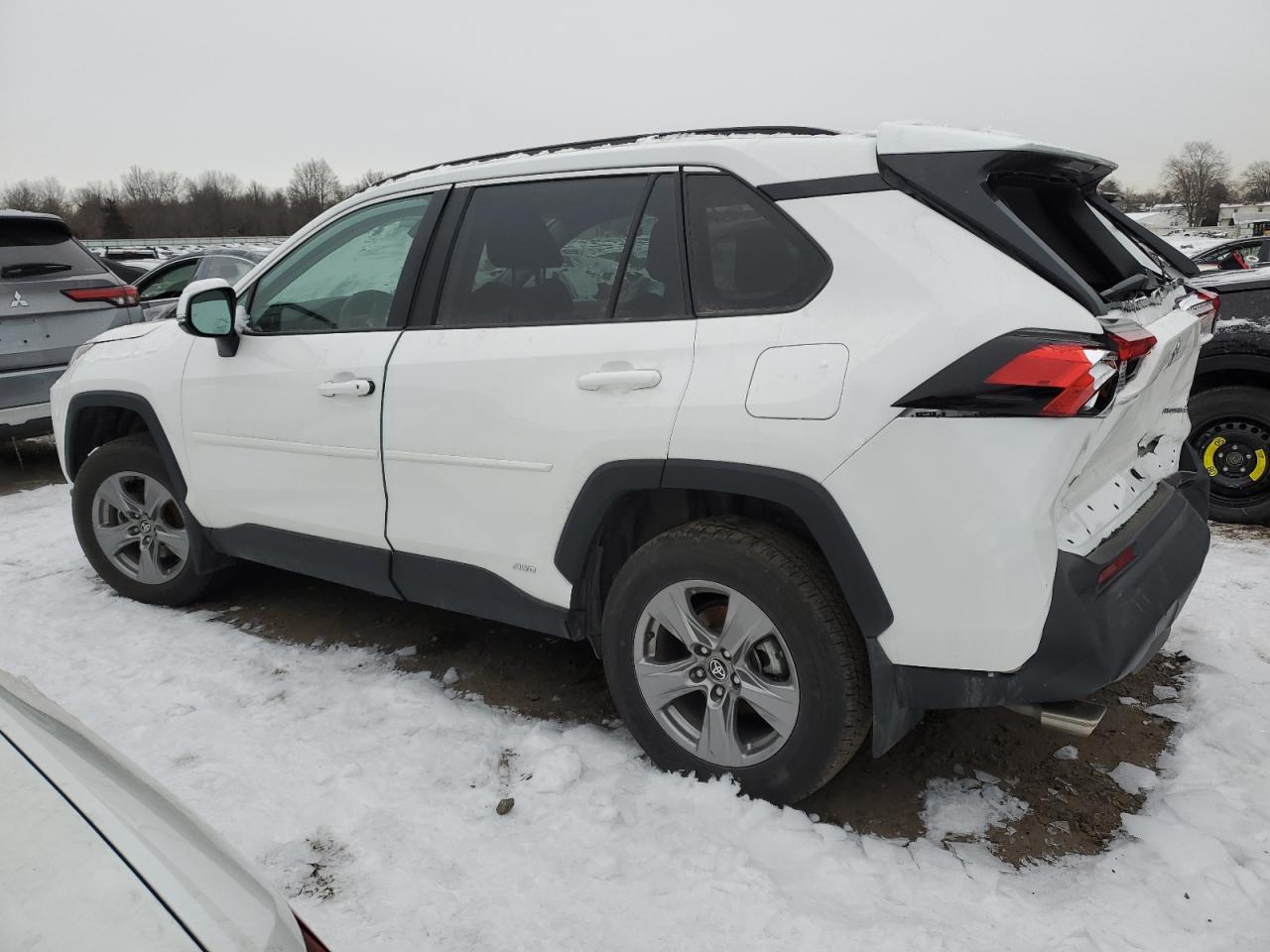 2023 TOYOTA RAV4 XLE VIN:2T3RWRFV2PW183436
