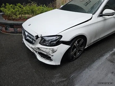 2017 Mercedes-Benz E 300 VIN: