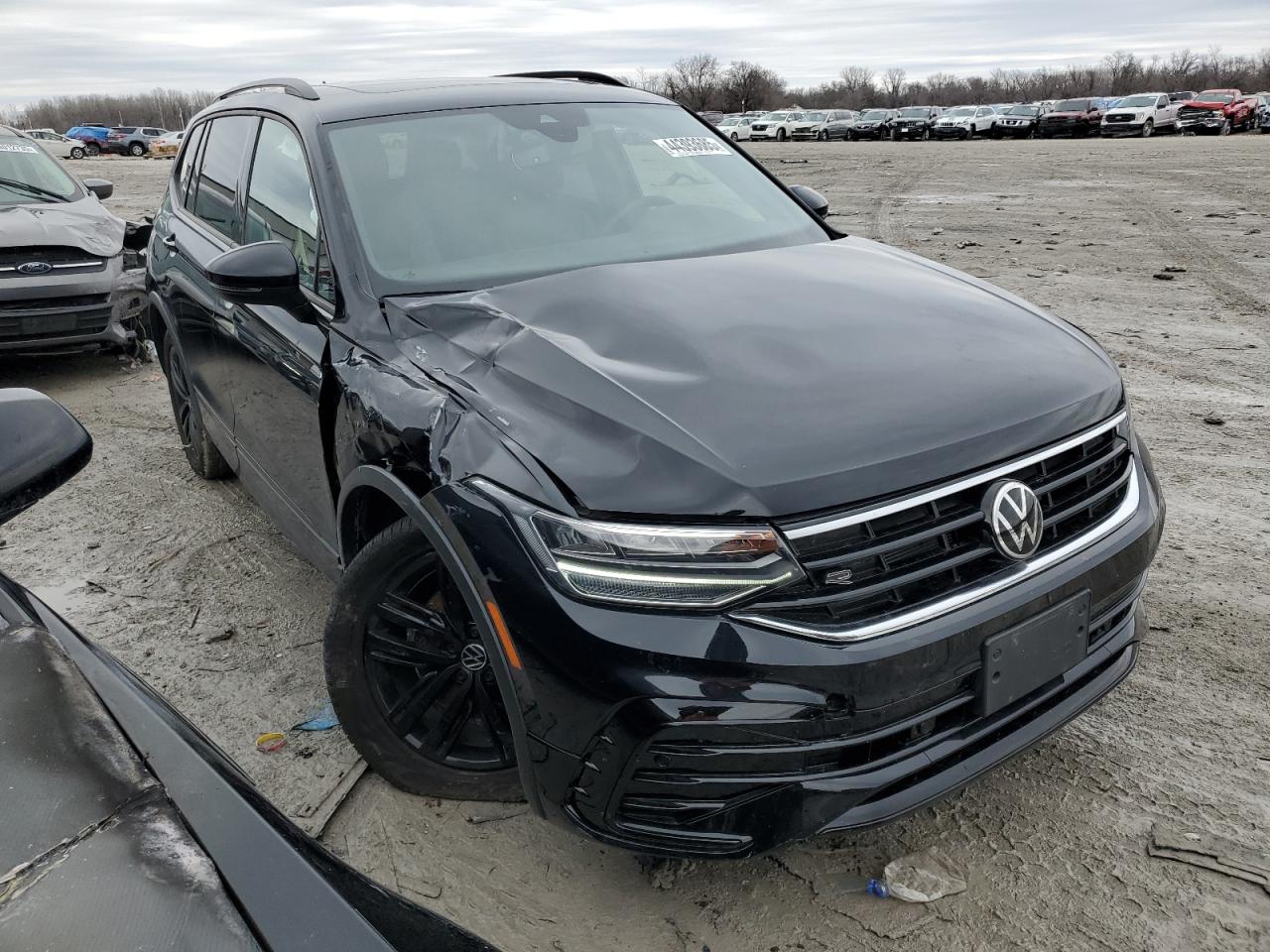 2022 VOLKSWAGEN TIGUAN SE R-LINE BLACK VIN:3VV8B7AX0NM155204