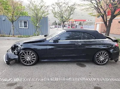 2017 Mercedes-Benz C 200 937KMWDDWK4CB4HF4 VIN:937KMWDDWK4CB4HF4