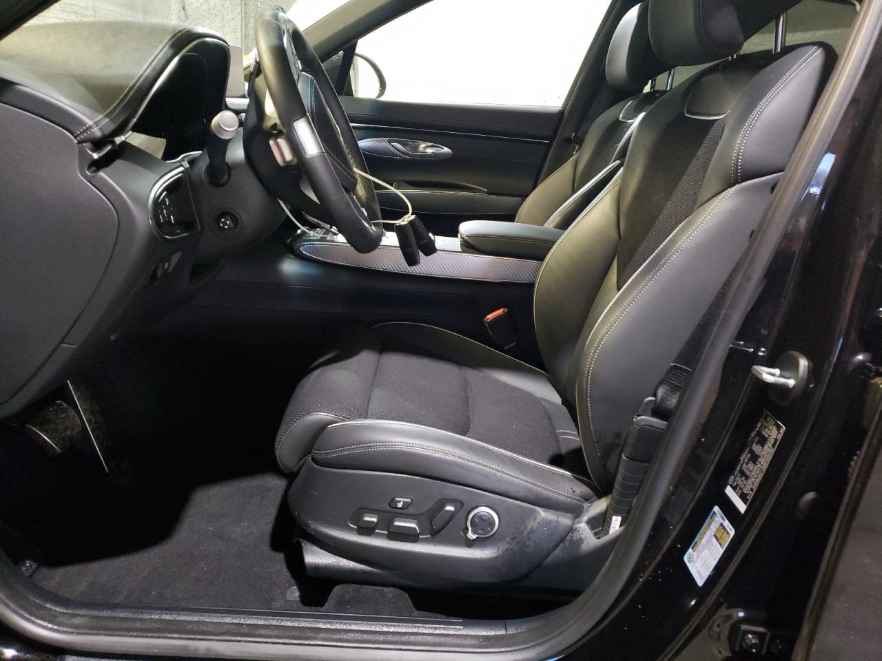 2024 GENESIS GV70 BASE VIN:5NMMADTB8RH005981