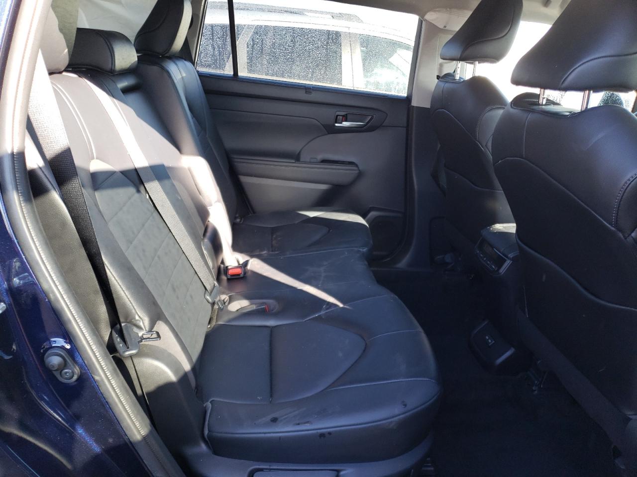 2022 TOYOTA HIGHLANDER XLE VIN:5TDHZRBH5NS173274