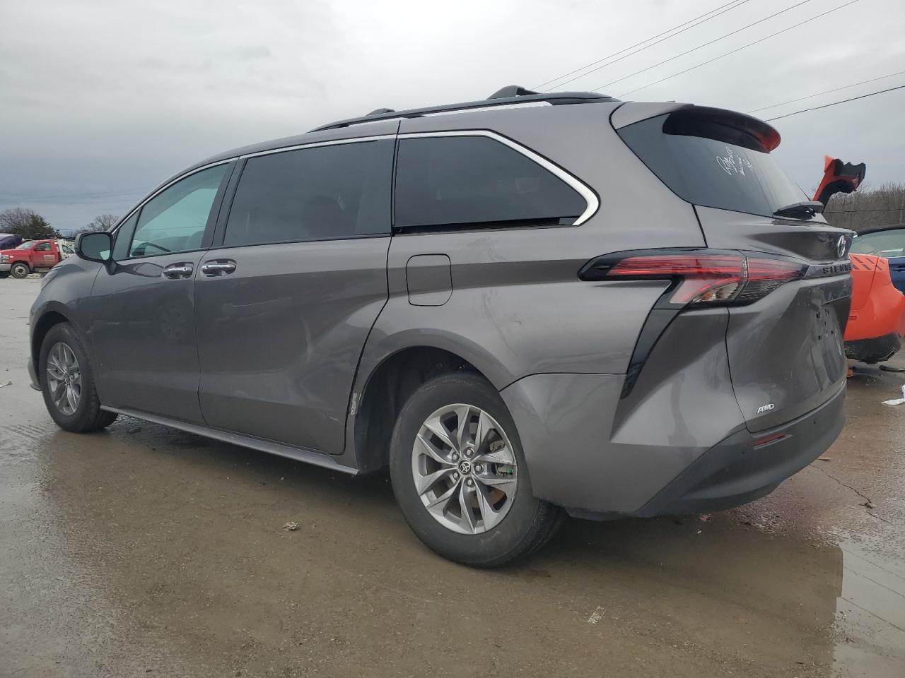 2022 TOYOTA SIENNA XLE VIN:WA1L2AFP4GA036046