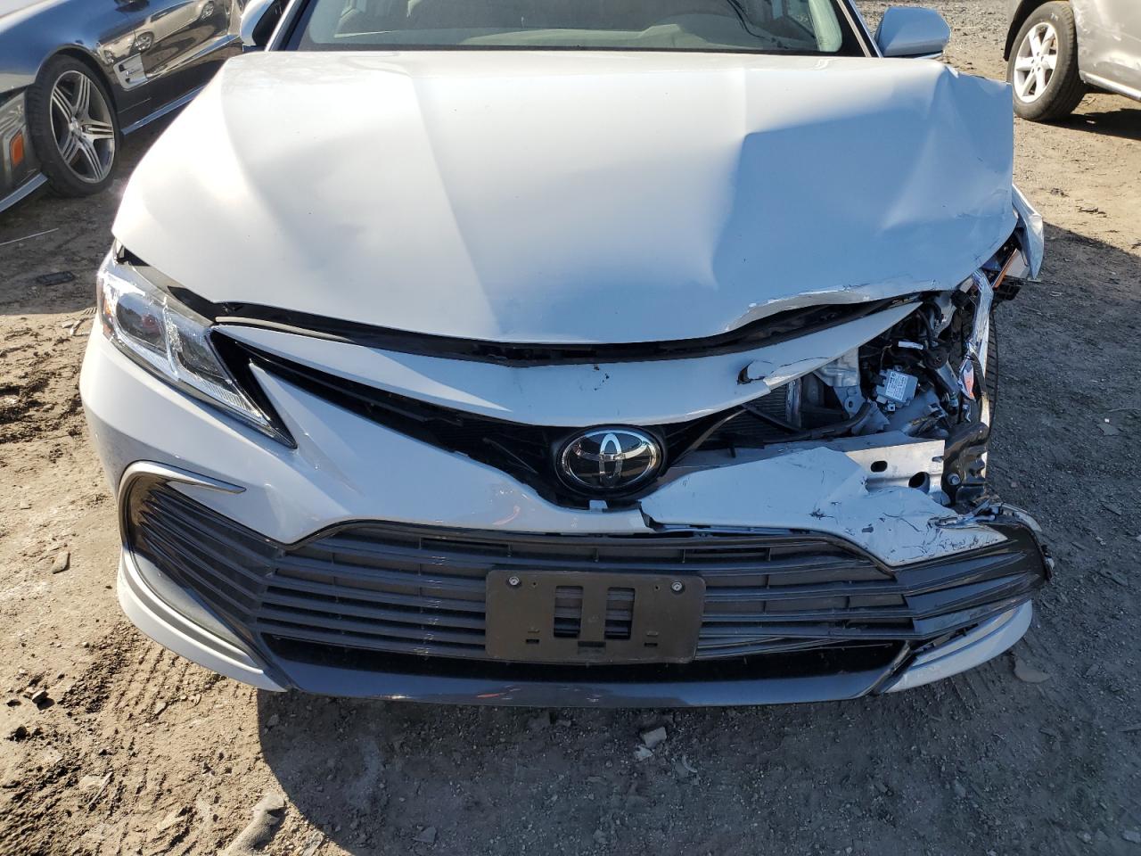 2022 TOYOTA CAMRY LE VIN:4T1C11AK1NU075818