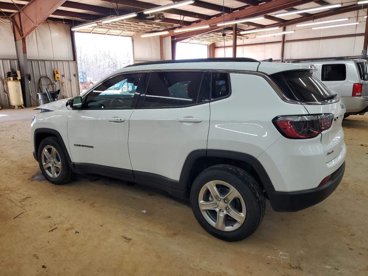 2024 JEEP COMPASS LATITUDE VIN:3C4NJDBN7RT606091
