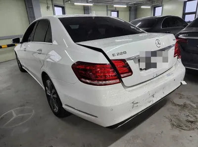 2016 Mercedes-Benz E 220 VIN: