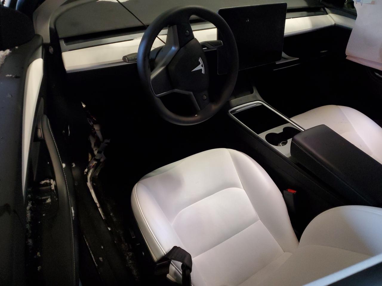 2024 TESLA MODEL Y  VIN:7SAYGDEE3RA220161