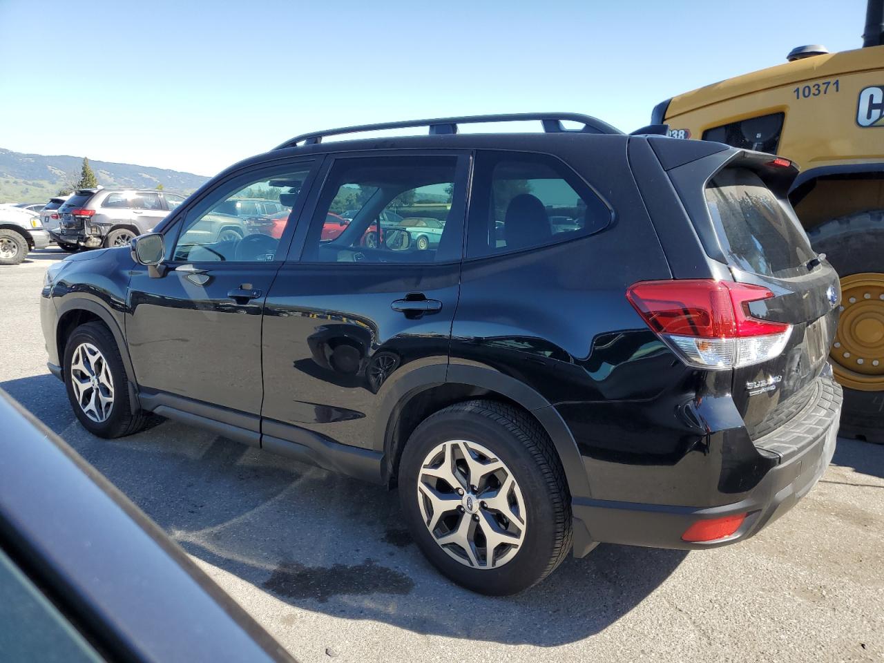 2023 SUBARU FORESTER PREMIUM VIN:JF2SKAEC2PH453108