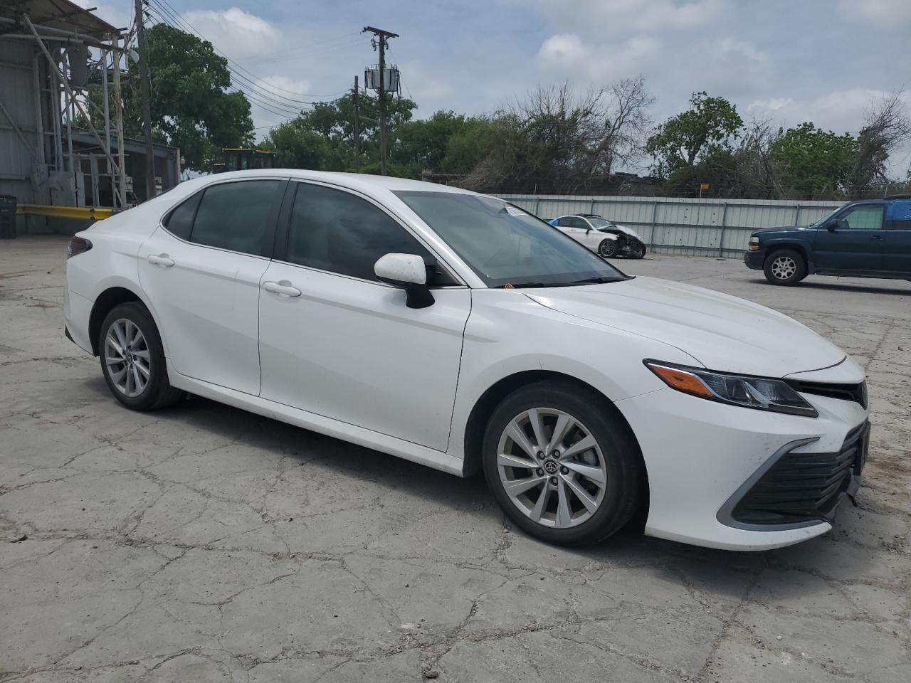 2022 TOYOTA CAMRY LE VIN:4T1C11AK5NU634108