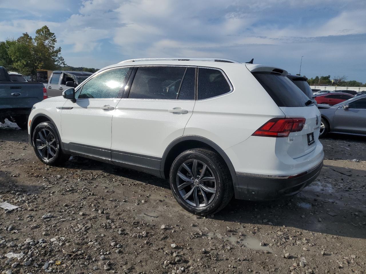 2022 VOLKSWAGEN TIGUAN SE VIN:3VV2B7AX9NM095140