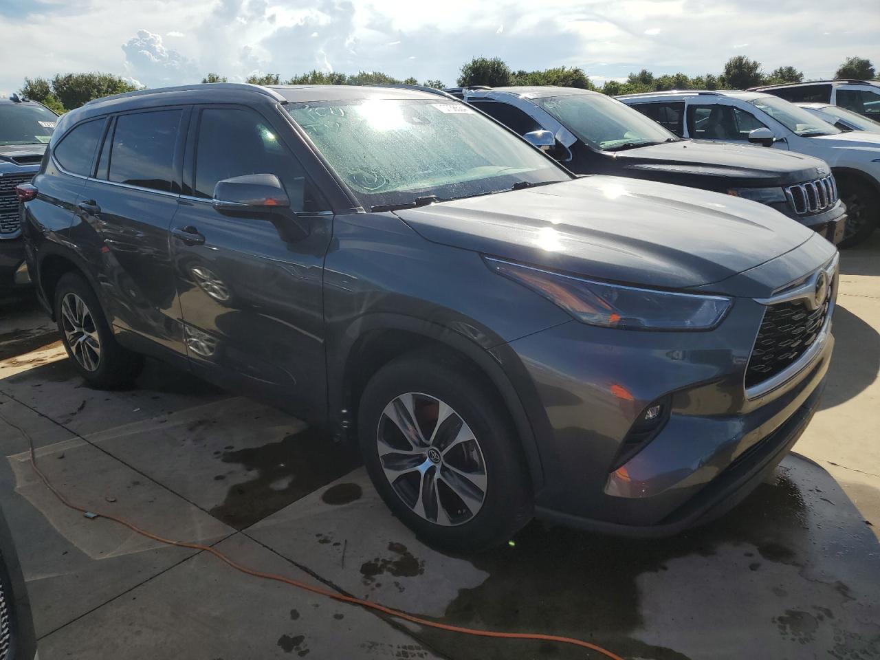 2022 TOYOTA HIGHLANDER XLE VIN:5TDGZRAH2NS552293