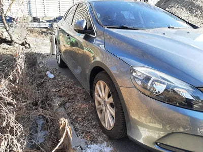2016 Volvo V40 VIN: