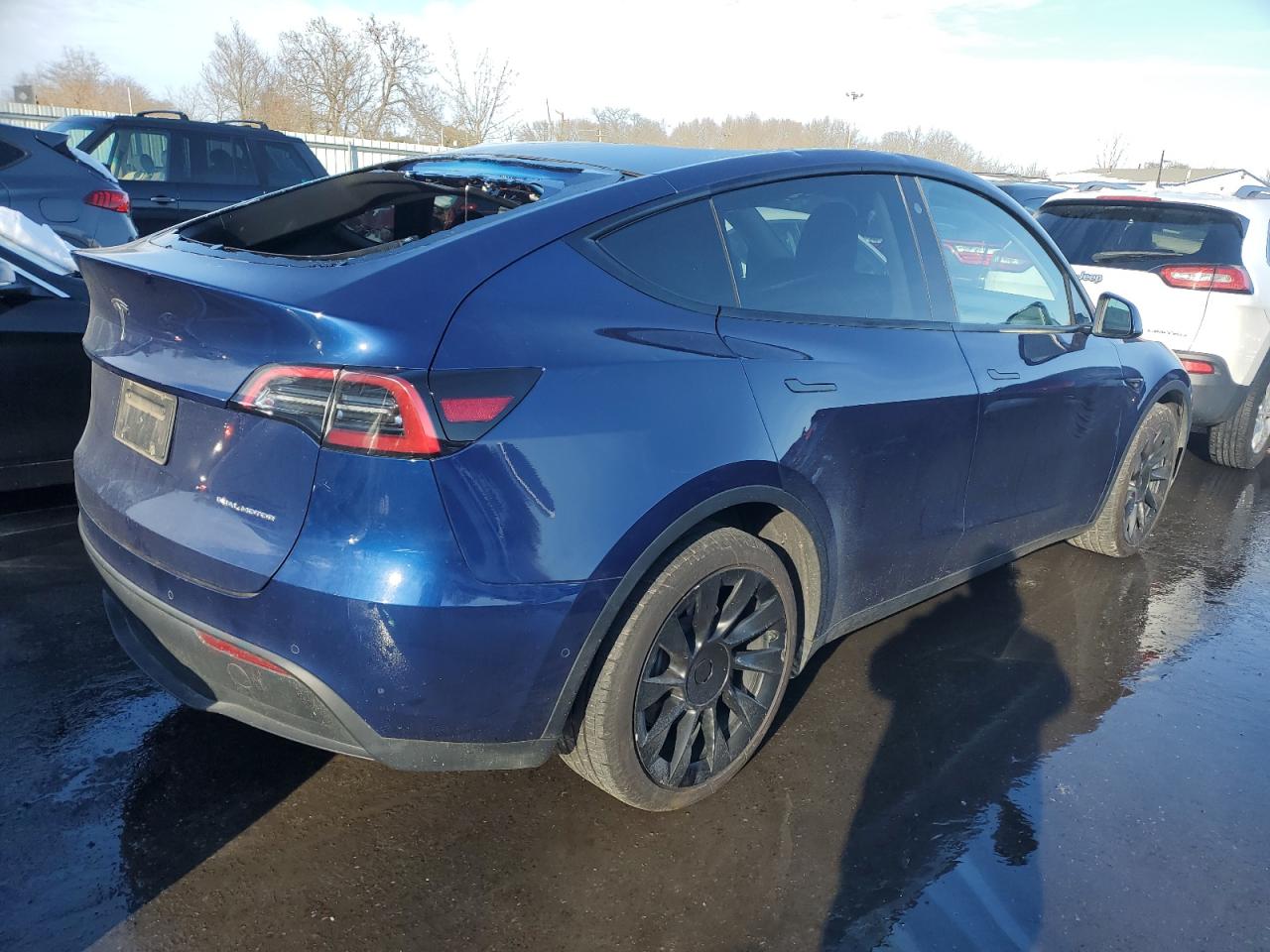 2022 TESLA MODEL Y  VIN:7SAYGDEE1NF420243