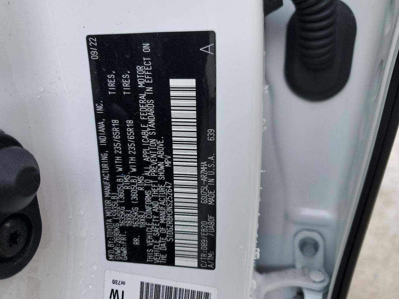 2022 TOYOTA HIGHLANDER XLE VIN:5TDGZRBH3NS252647