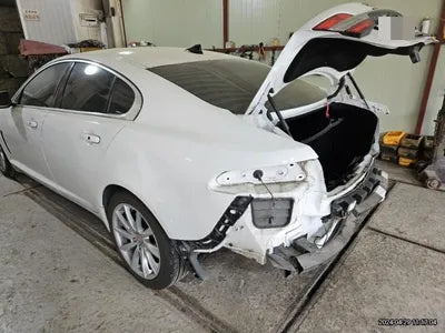 2015 Jaguar XF VIN: