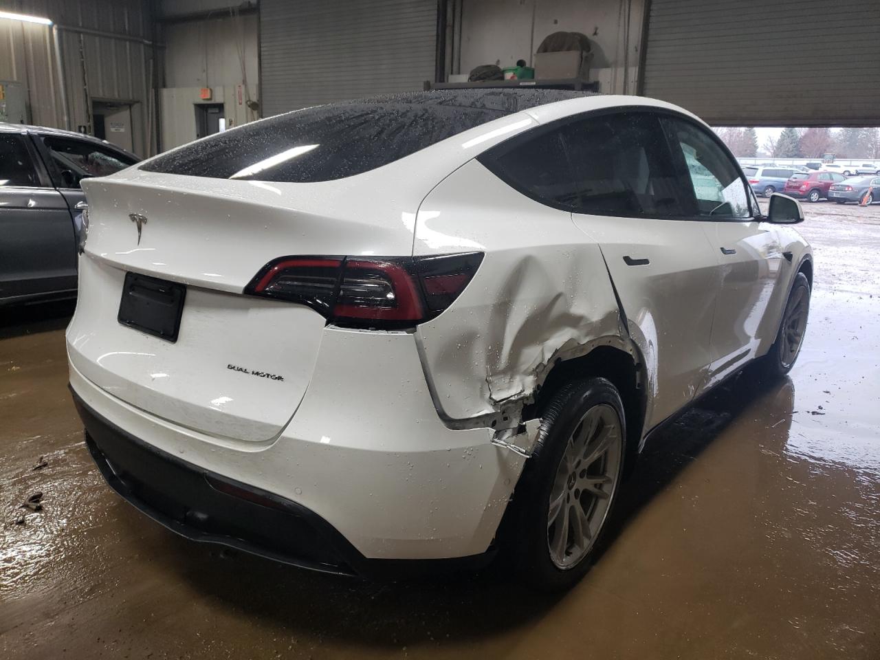 2022 TESLA MODEL Y  VIN:7SAYGDEE5NF532141