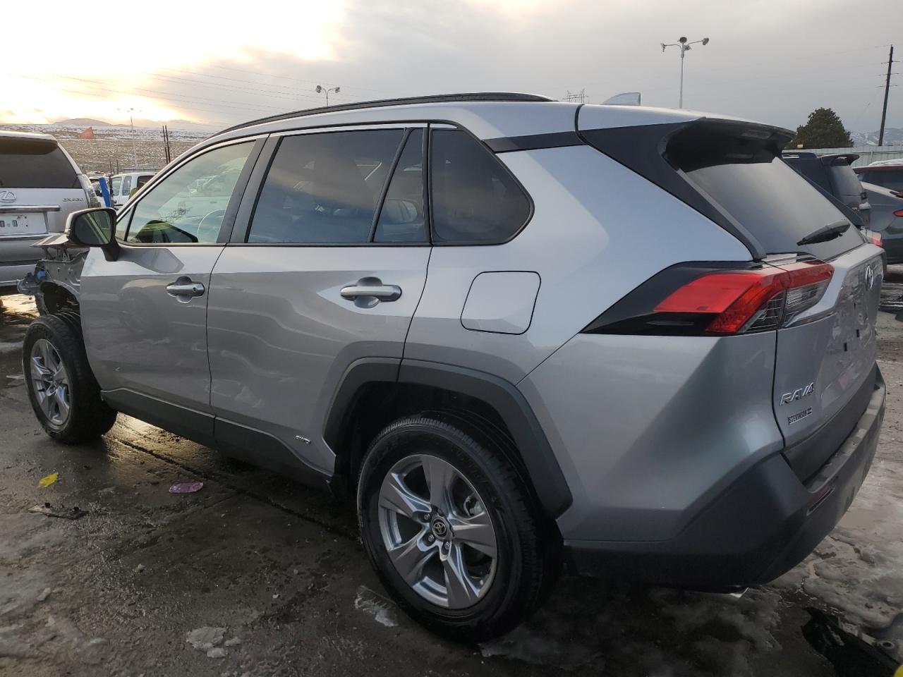 2022 TOYOTA RAV4 XLE VIN:JTMRWRFV1ND141219