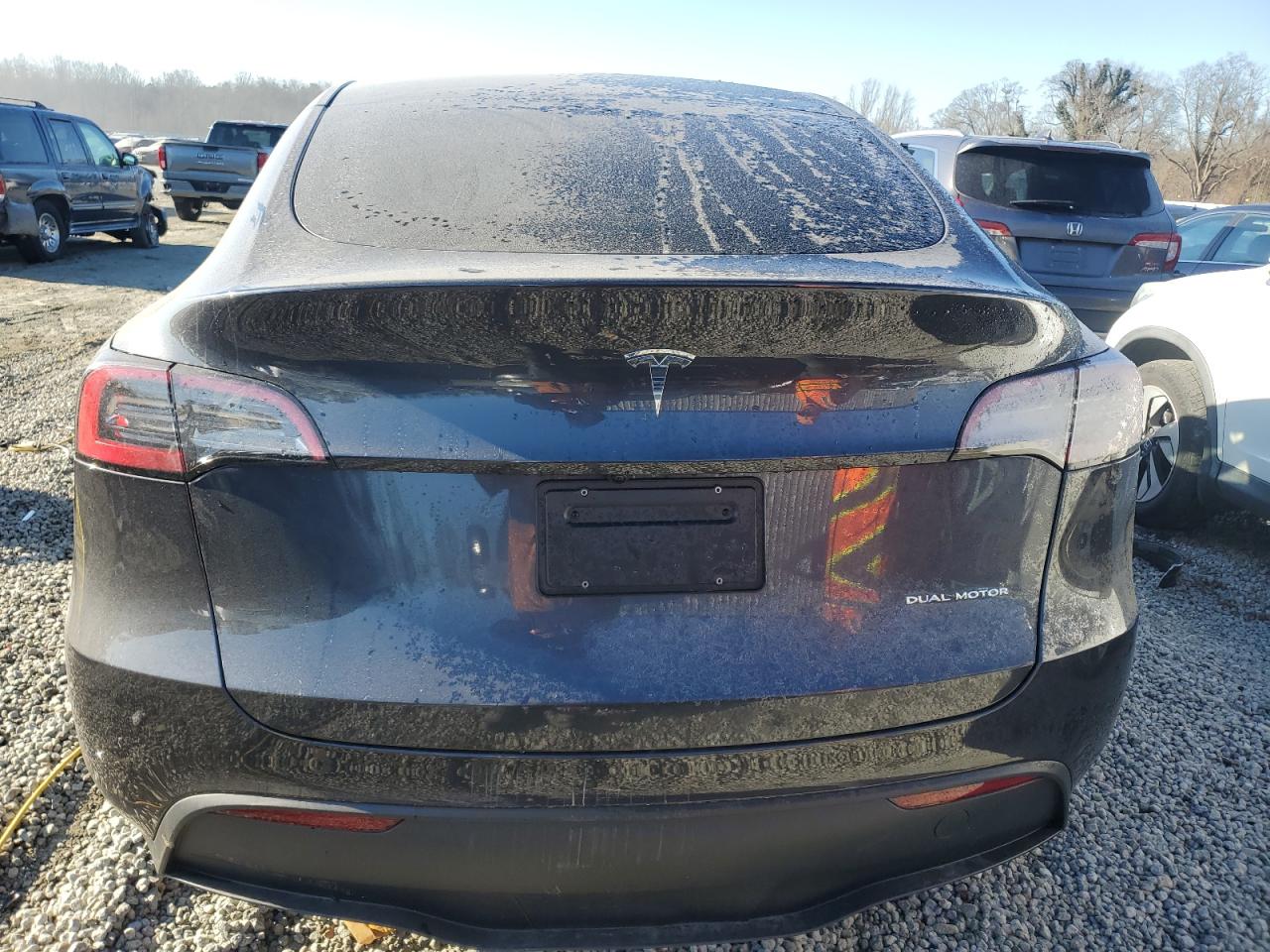 2024 TESLA MODEL Y  VIN:7SAYGDEE5RA322853