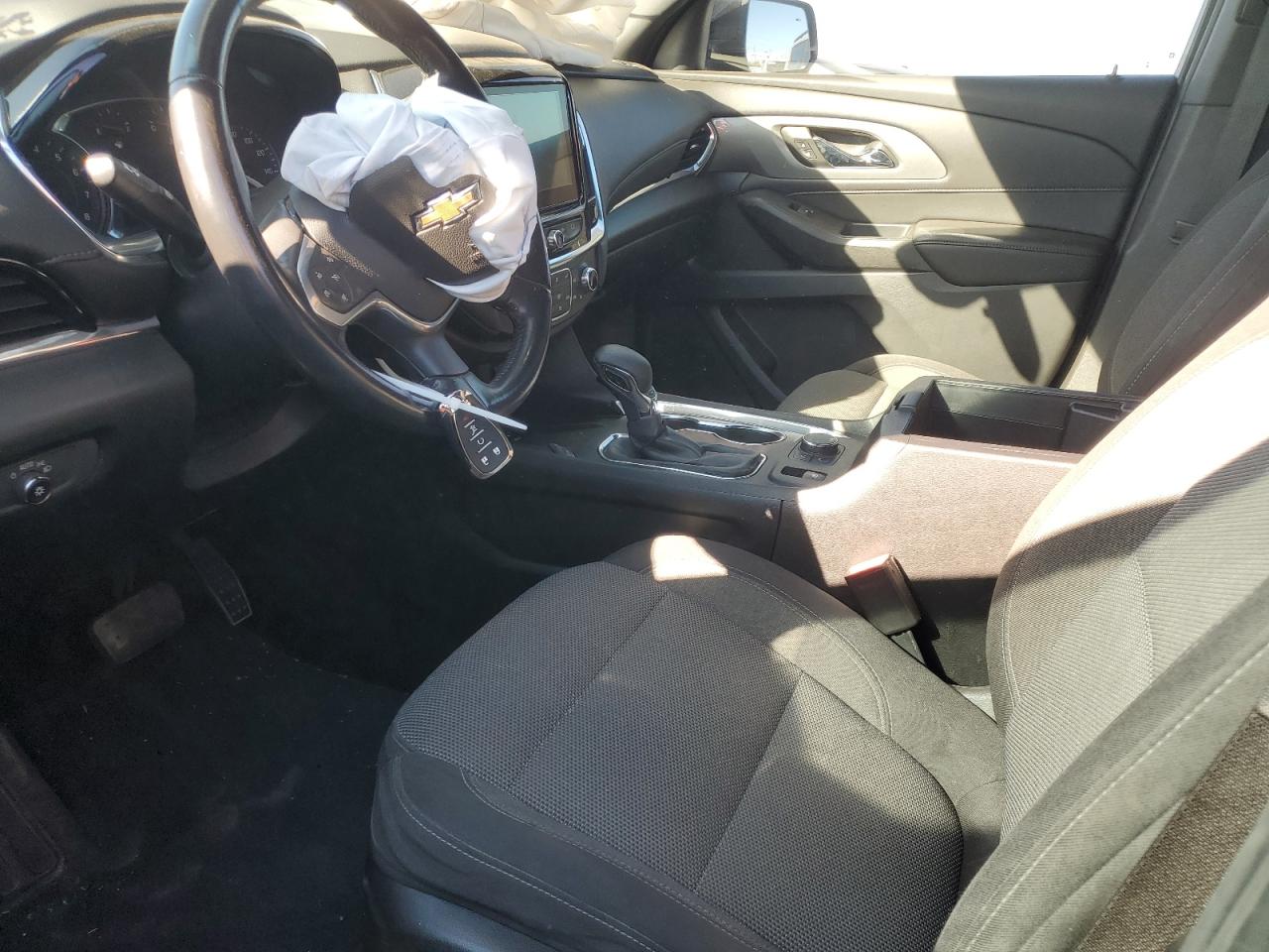 2022 CHEVROLET TRAVERSE LT VIN:1GNEVGKW1NJ114471