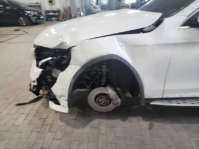 2019 Mercedes-Benz GLC 300 VIN: