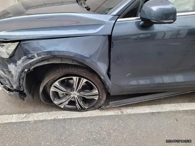 2020 Volvo XC40 VIN: