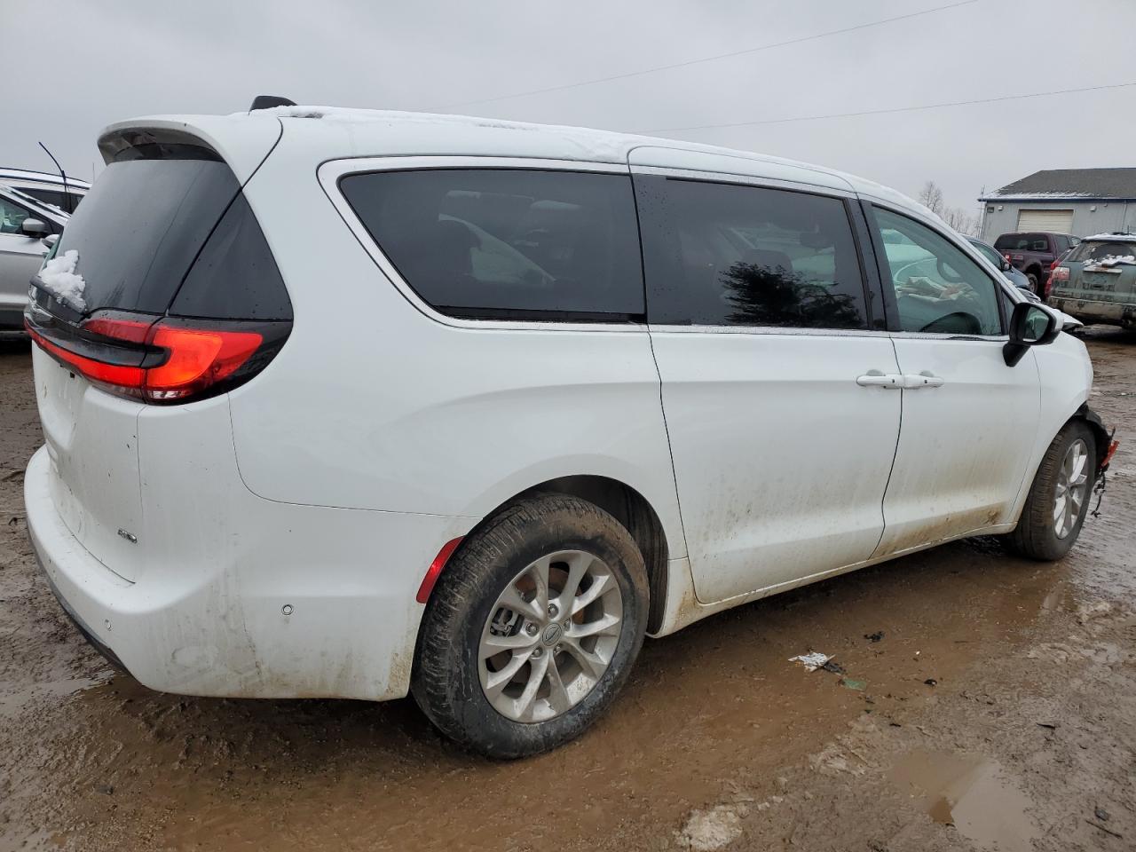 2023 CHRYSLER PACIFICA TOURING L VIN:19UDE4H64PA001032