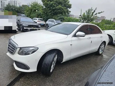 2016 Mercedes-Benz E 220 VIN: